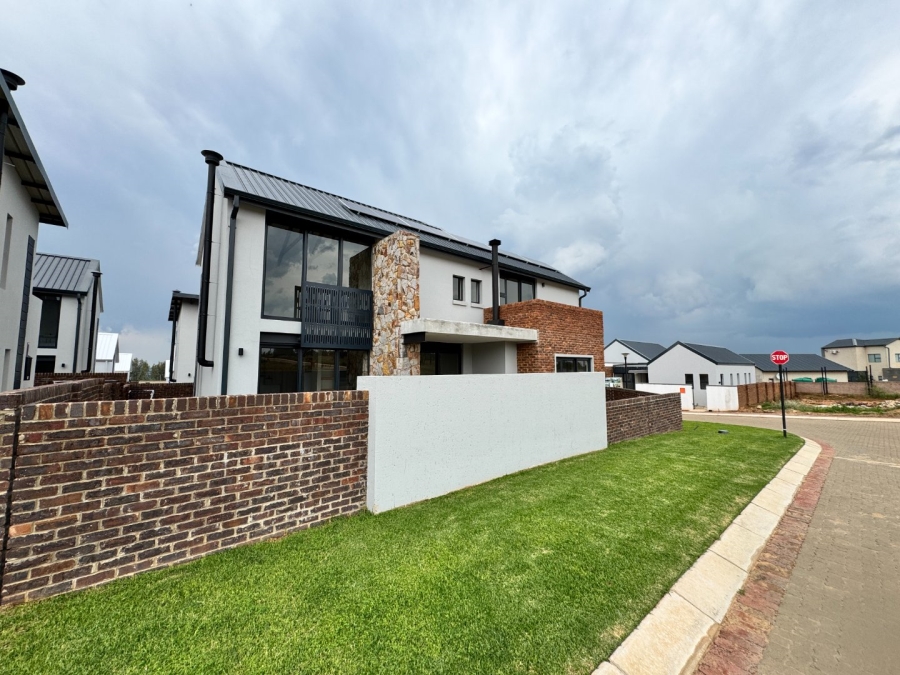 To Let 3 Bedroom Property for Rent in Helderzicht Eco Estate North West